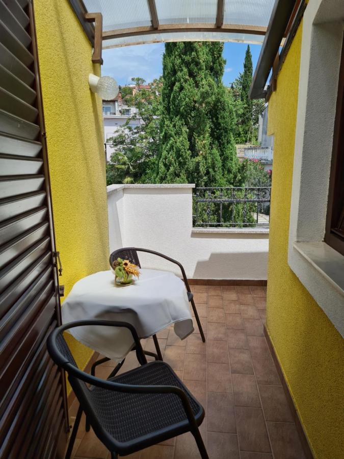 Hotel Pansion Ribica Crikvenica Esterno foto