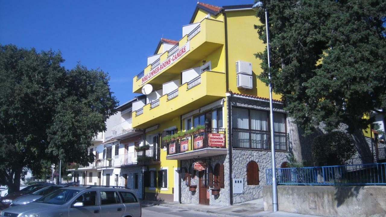 Hotel Pansion Ribica Crikvenica Esterno foto
