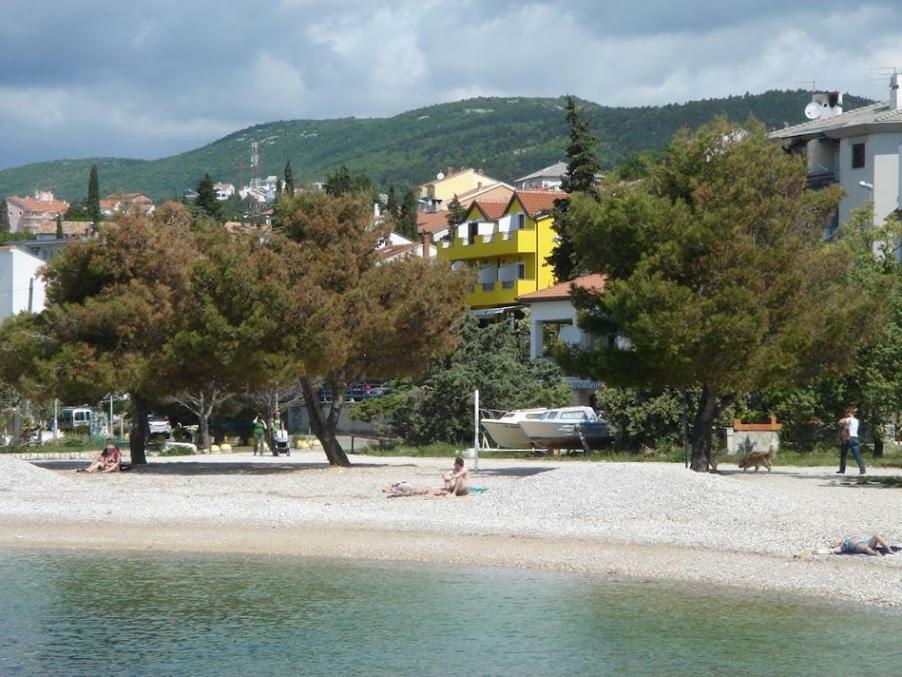 Hotel Pansion Ribica Crikvenica Esterno foto