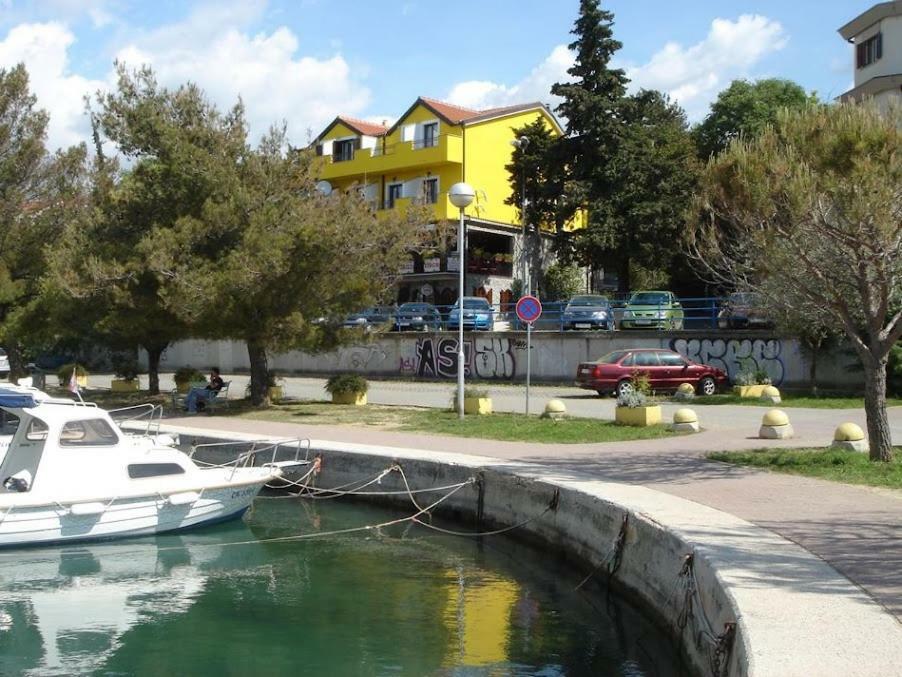Hotel Pansion Ribica Crikvenica Esterno foto
