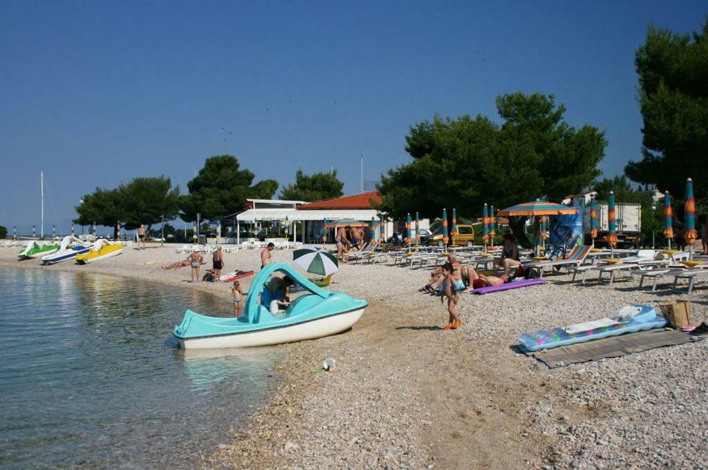 Hotel Pansion Ribica Crikvenica Esterno foto