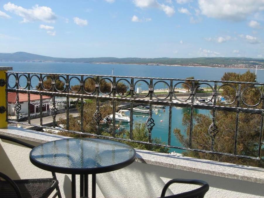 Hotel Pansion Ribica Crikvenica Esterno foto