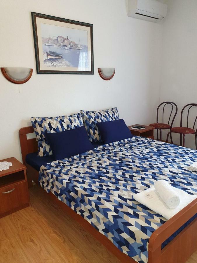 Hotel Pansion Ribica Crikvenica Esterno foto