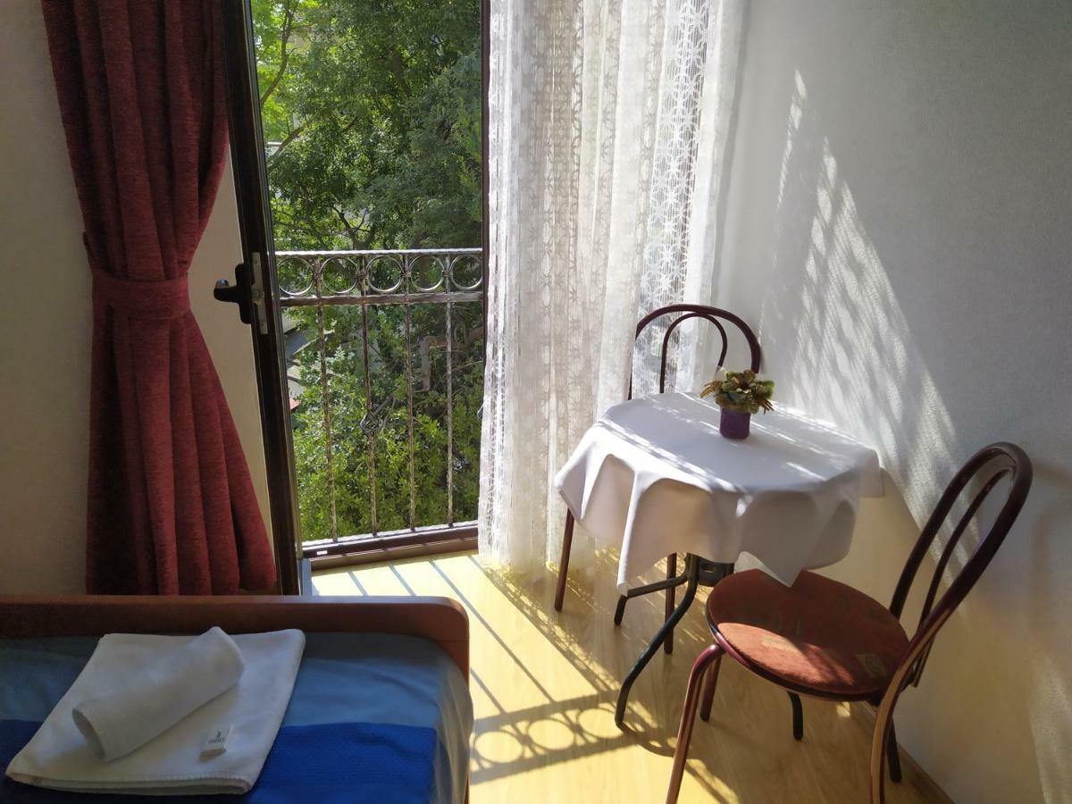 Hotel Pansion Ribica Crikvenica Esterno foto